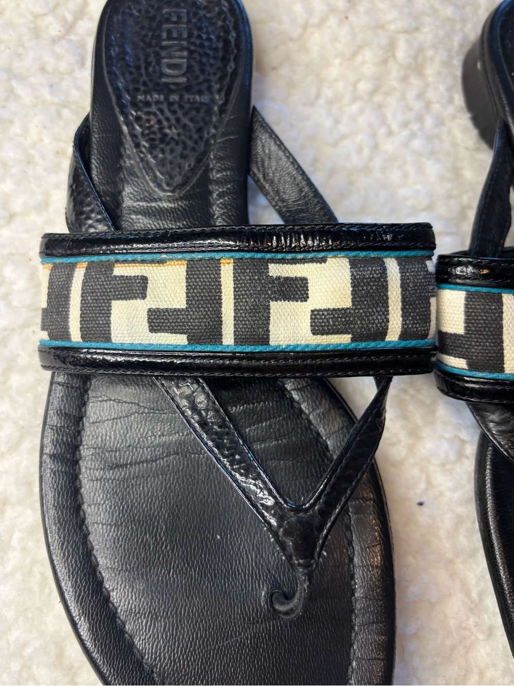 Fendi Women Black Zucca Leather FF Logo Canvas Thong Sandals - Picture 4 of 12